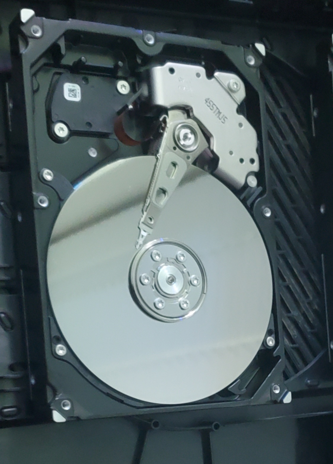 data-savers-data-recovery-computer-making-a-clicking-noise-platters